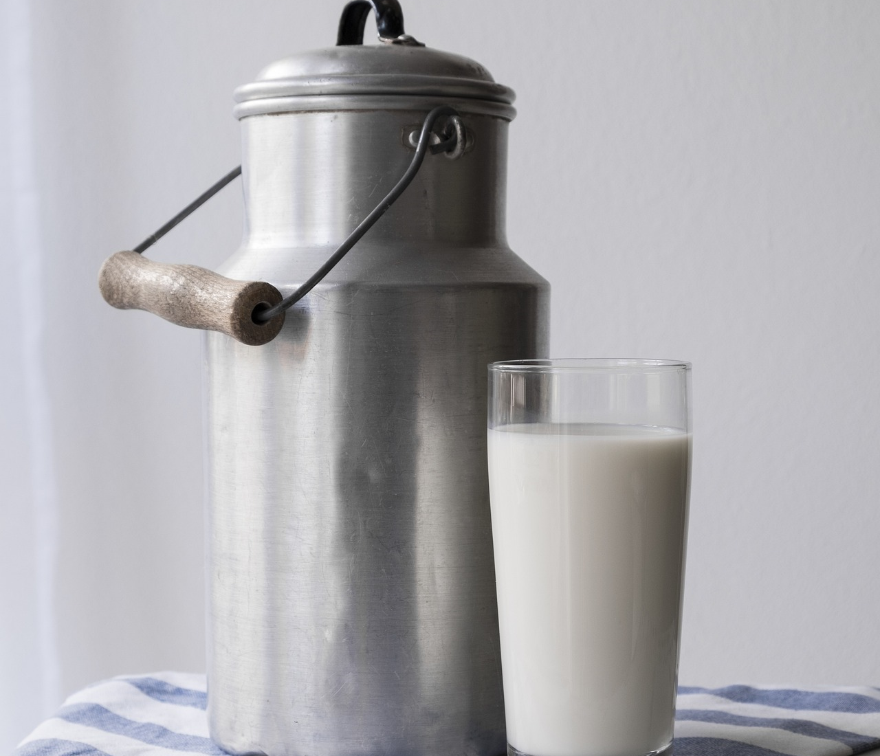 Dacă mai ai un ulcior vechi de lapte pe undeva prin casă, avem un pont grozav pentru tine despre cum să îl folosești în alte moduri!
