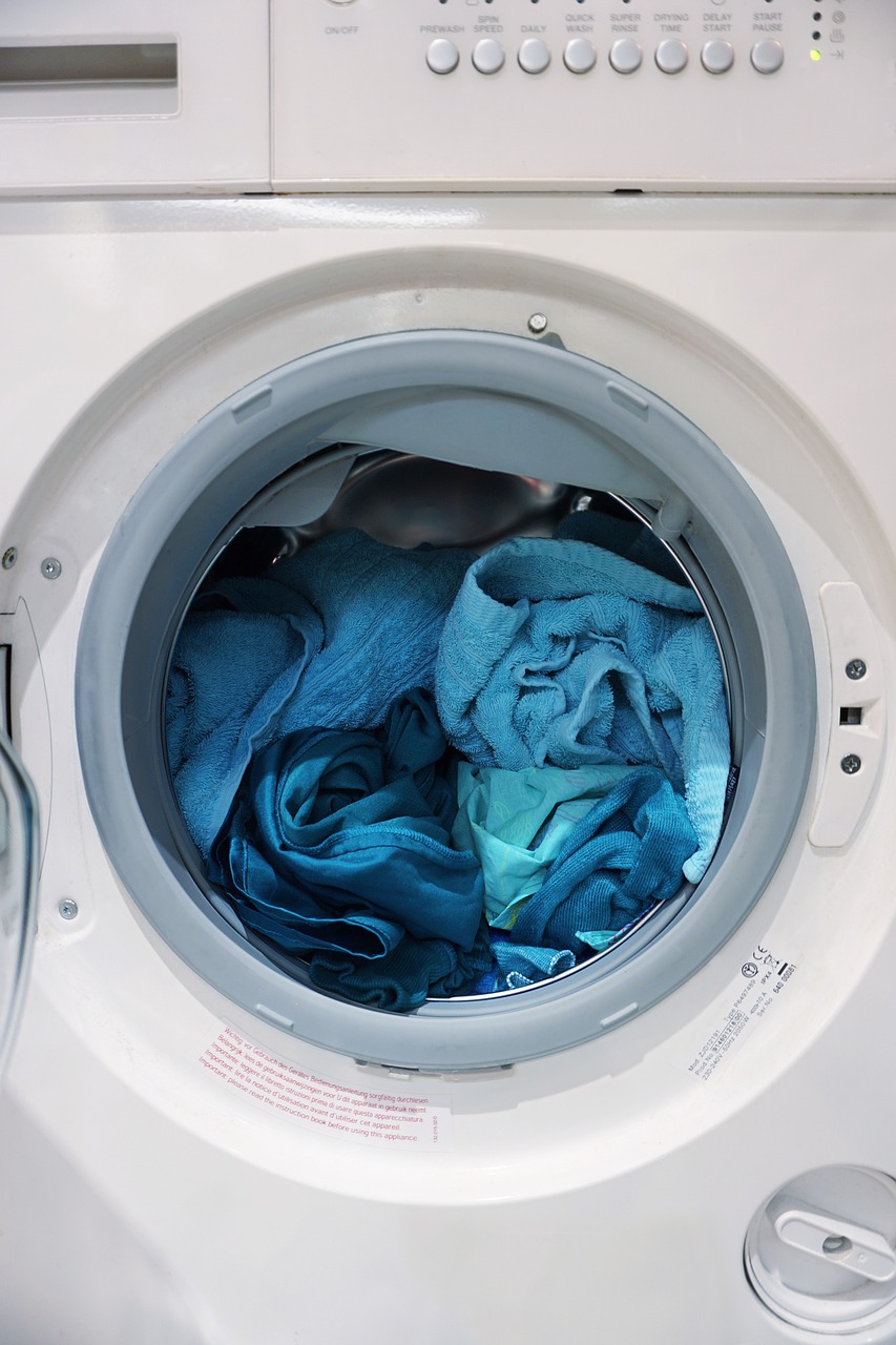 Turnați-o în cel de-al treilea compartiment: nu toată lumea cunoaște această funcție a mașinii de spălat!